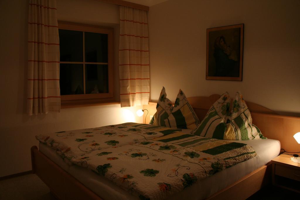 Ferienwohnung Bachergut Mariapfarr Zimmer foto